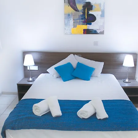 Stephanie Ларнака