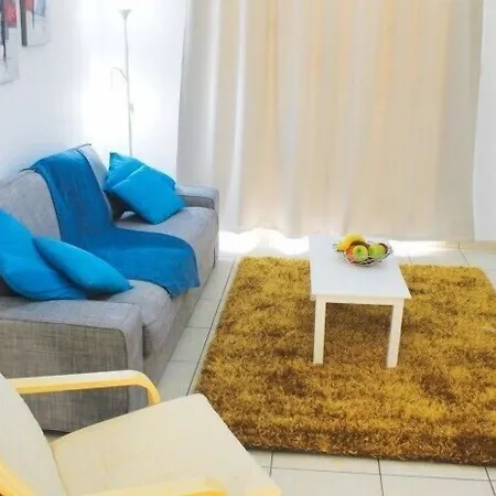 Stephanie Ларнака