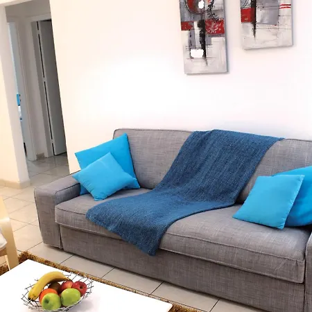 Апартаменты Stephanie Ларнака