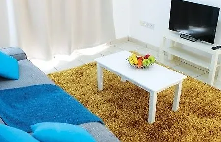 Stephanie Apartment *
