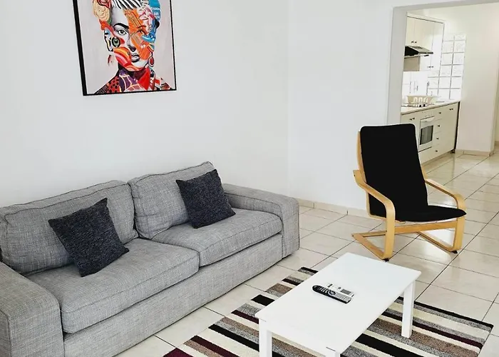 Stephanie * Lárnaka