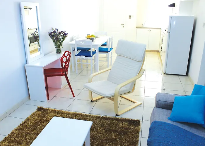 Stephanie Daire Larnaca